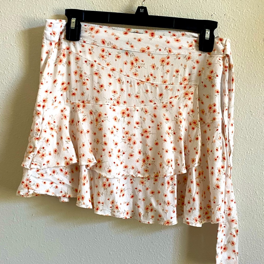 Forever 21- short skirt- size s